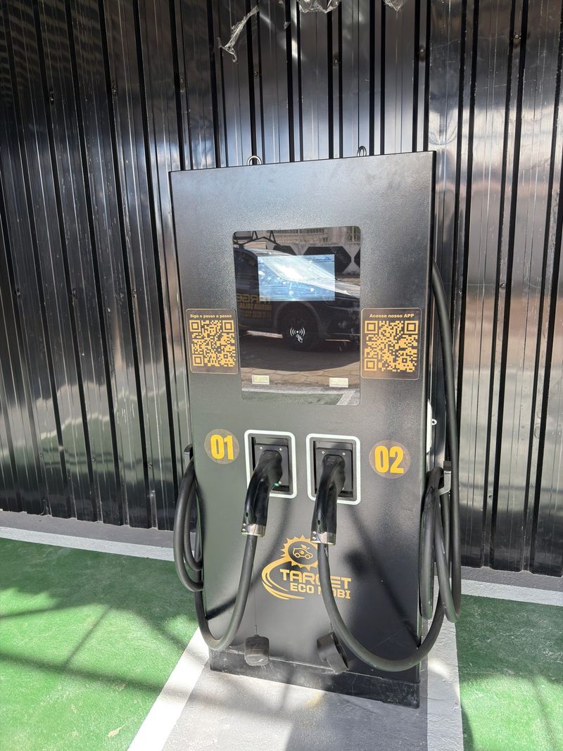 Carregador Target EcoMobi com tela e QR Code